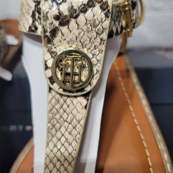 Tommy Hilfiger Women's Bennia Thong Flat Sandals - Picture 2 of 8